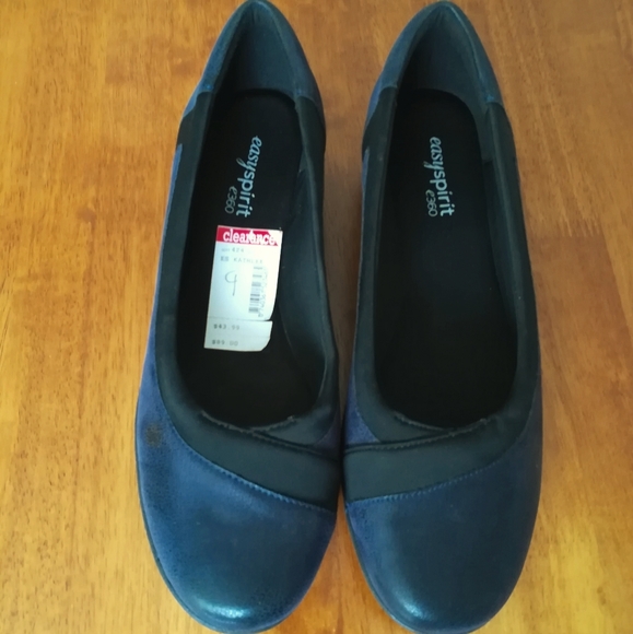 Easy Spirit Shoes - Easy Spirit dark blue walking comfort shoes size 9
